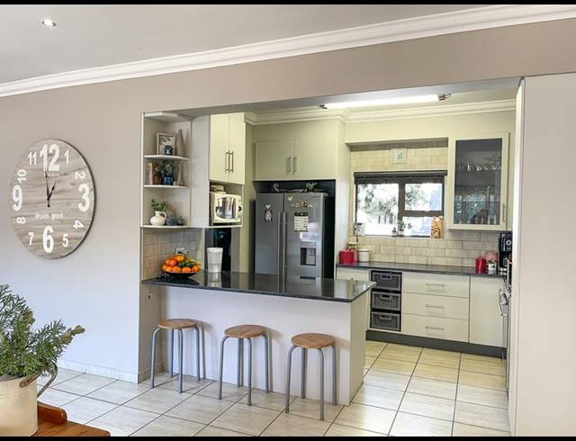 3 BEDROOM PROPERTY TO RENT IN MIDLANDS ESTATE